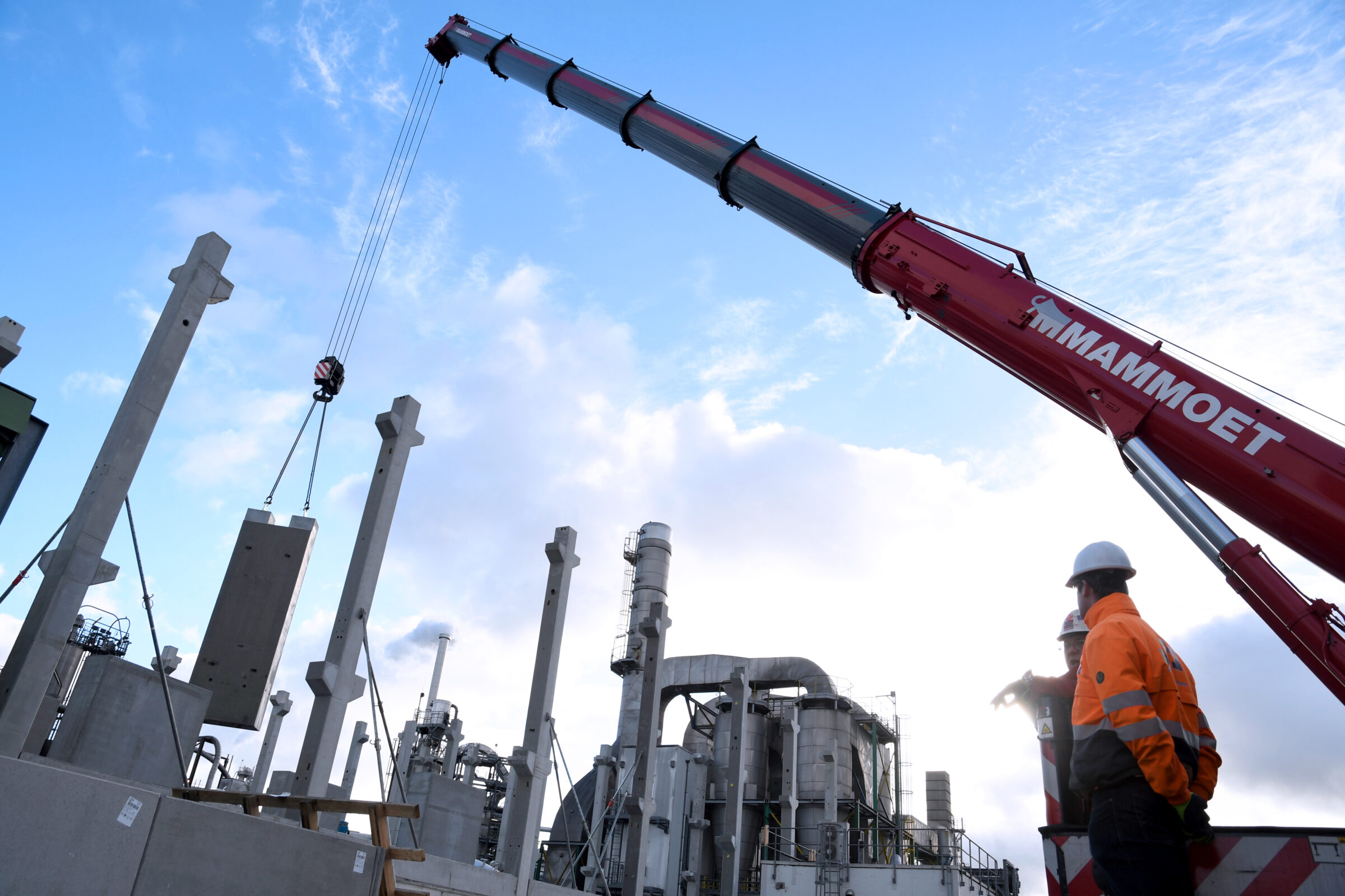 Bouw van een fabriekshal met kraan door H4A Industrie Service