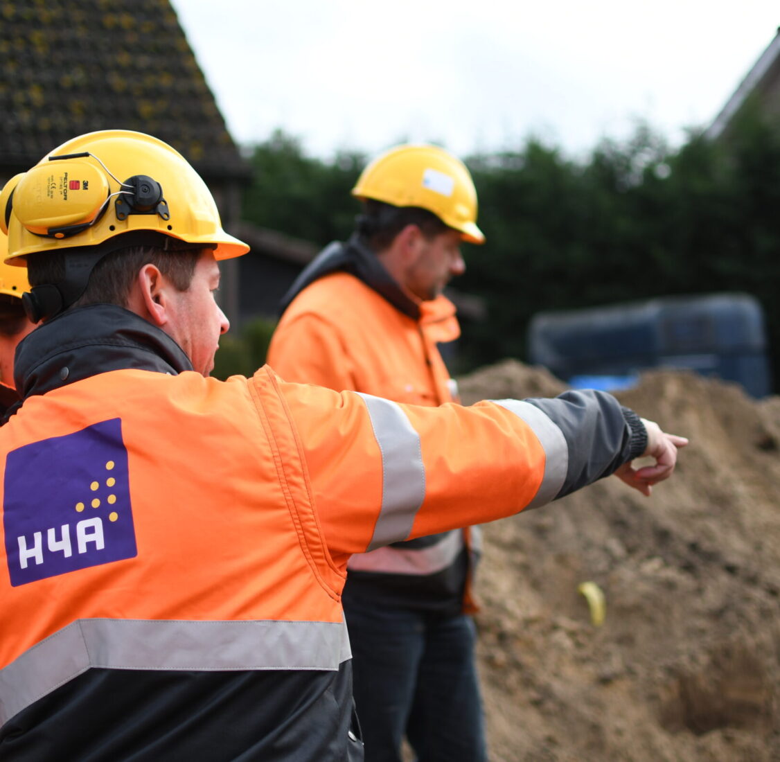 Medewerkers H4A Openbare Ruimte in overleg op een project