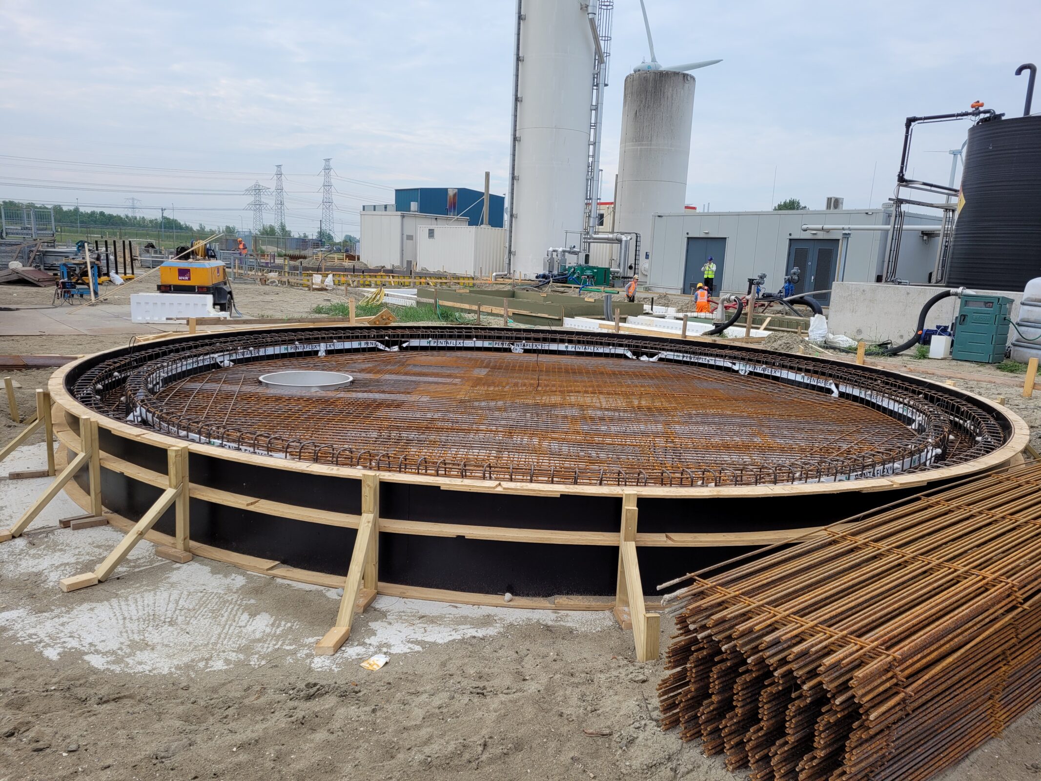 Bouw van fundering voor buffertank door H4A Industrie Service
