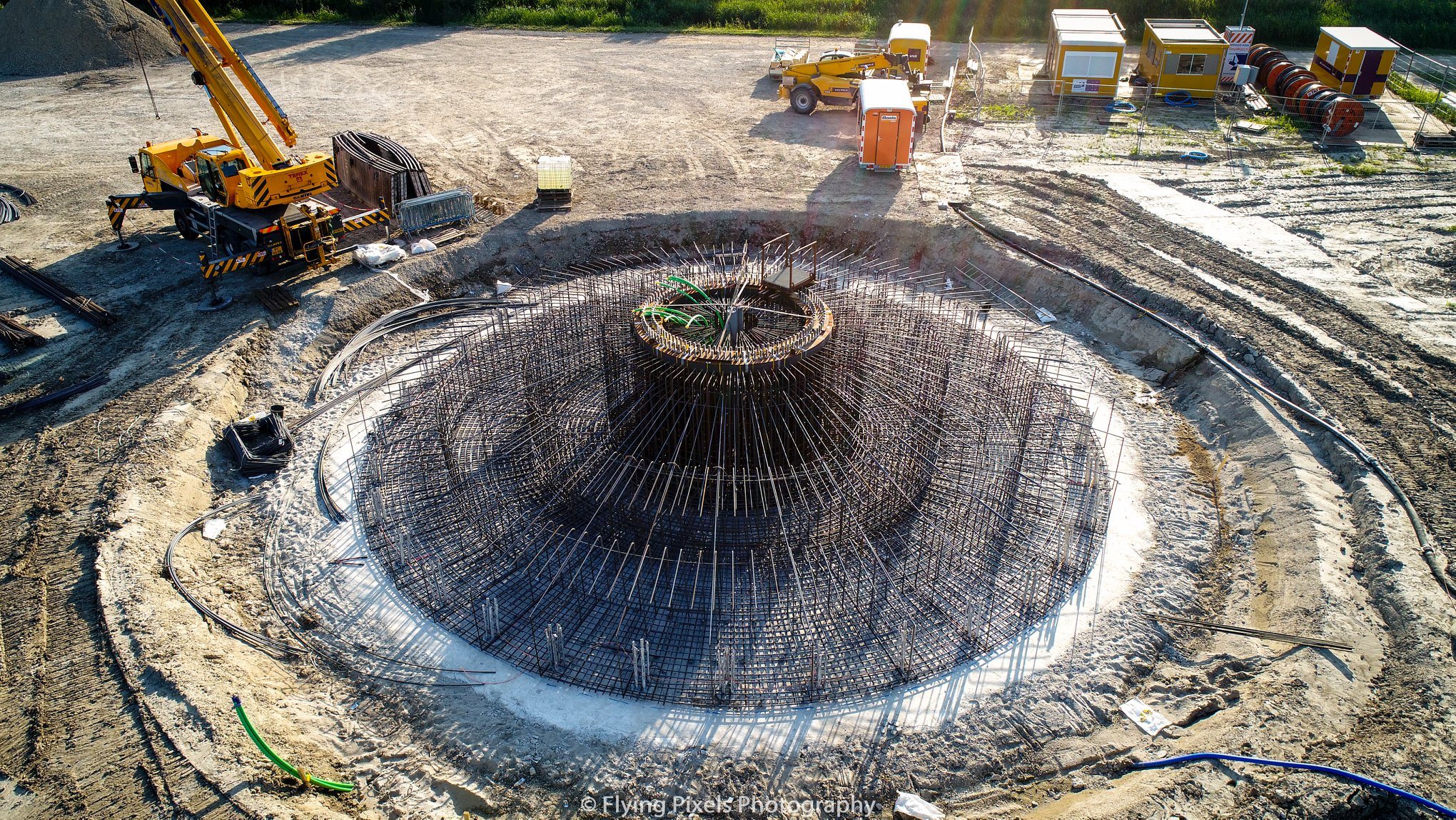 Luchtfoto van wapening voor fundering windmolen door H4A Windenergie