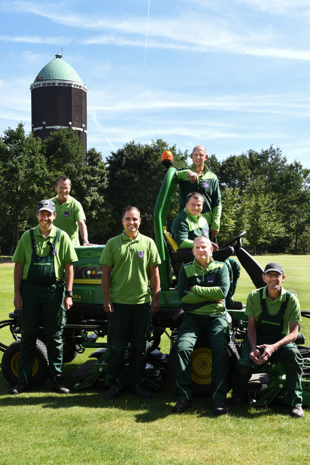 Team greenkeepers van H4A Groen op golfterrein in Axel