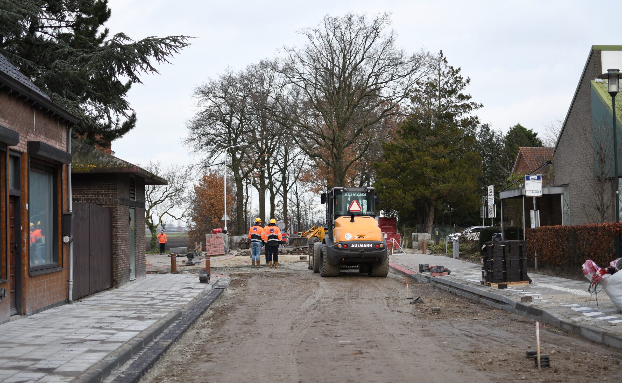 Straat wordt opnieuw aangelegd in heikant door H4A Openbare Ruimte