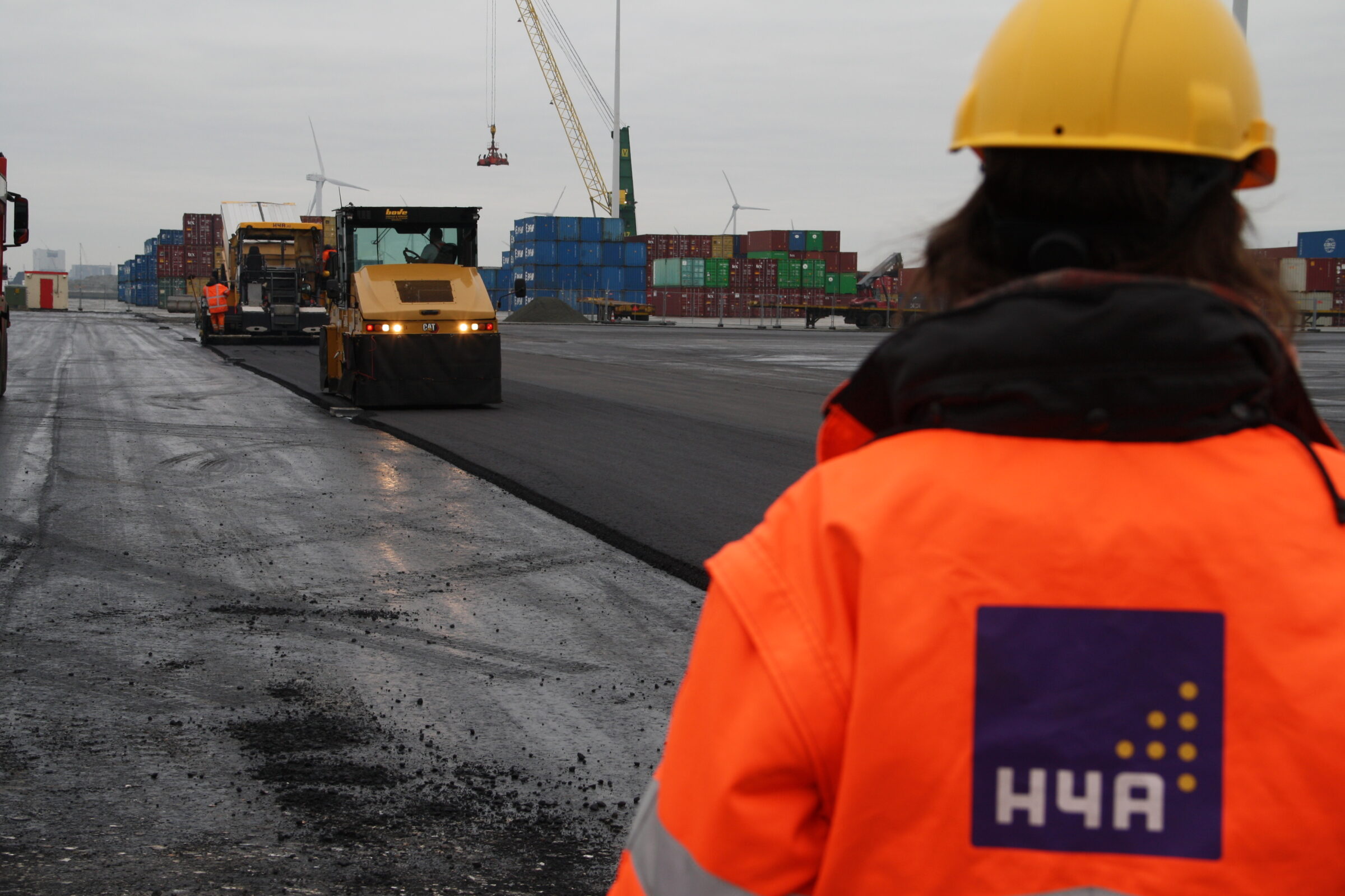 H4A asfalteert containerterminal Verbrugge