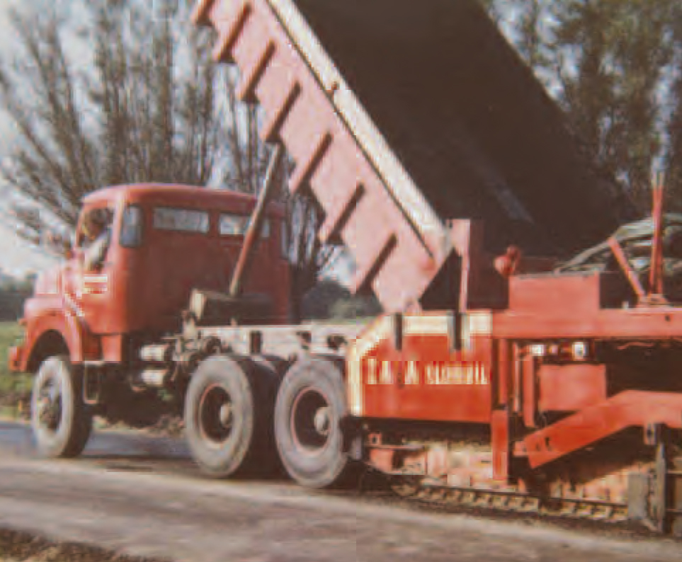 Oude foto van vrachtwagen Mobach Transport