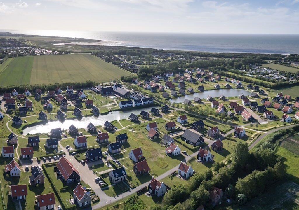 Luchtfoto van Landal Greenparks in Nieuwvliet onderhouden door H4A Groen