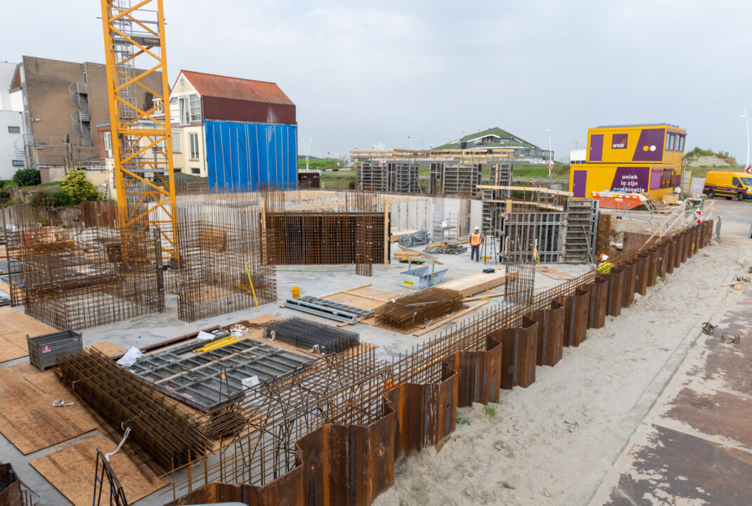 Een bouwplaats in Terneuzen waar duurzaamheid centraal staat