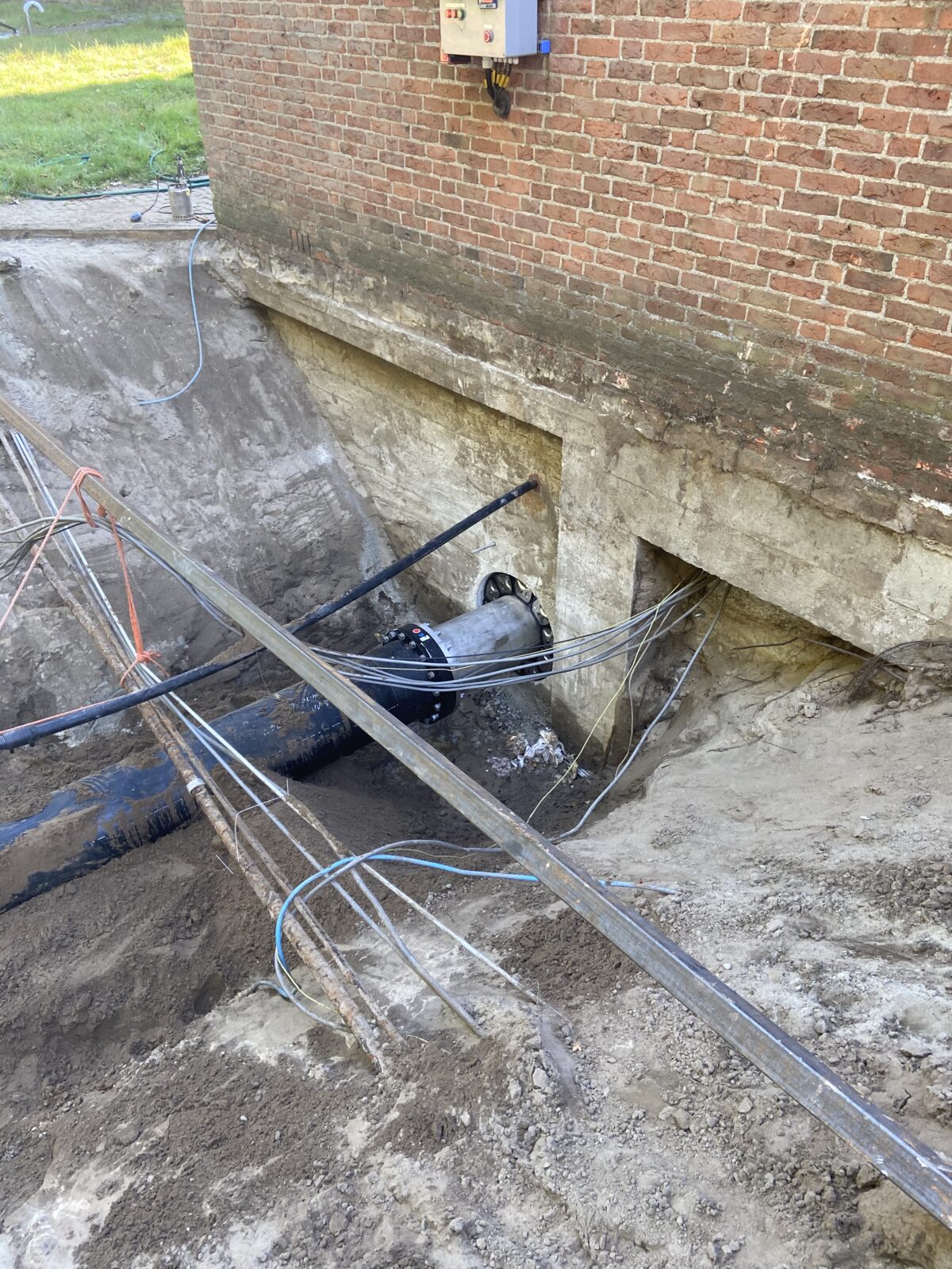 Aanbrengen van leidingen bij Evides door H4A Ondergrondse Netwerken