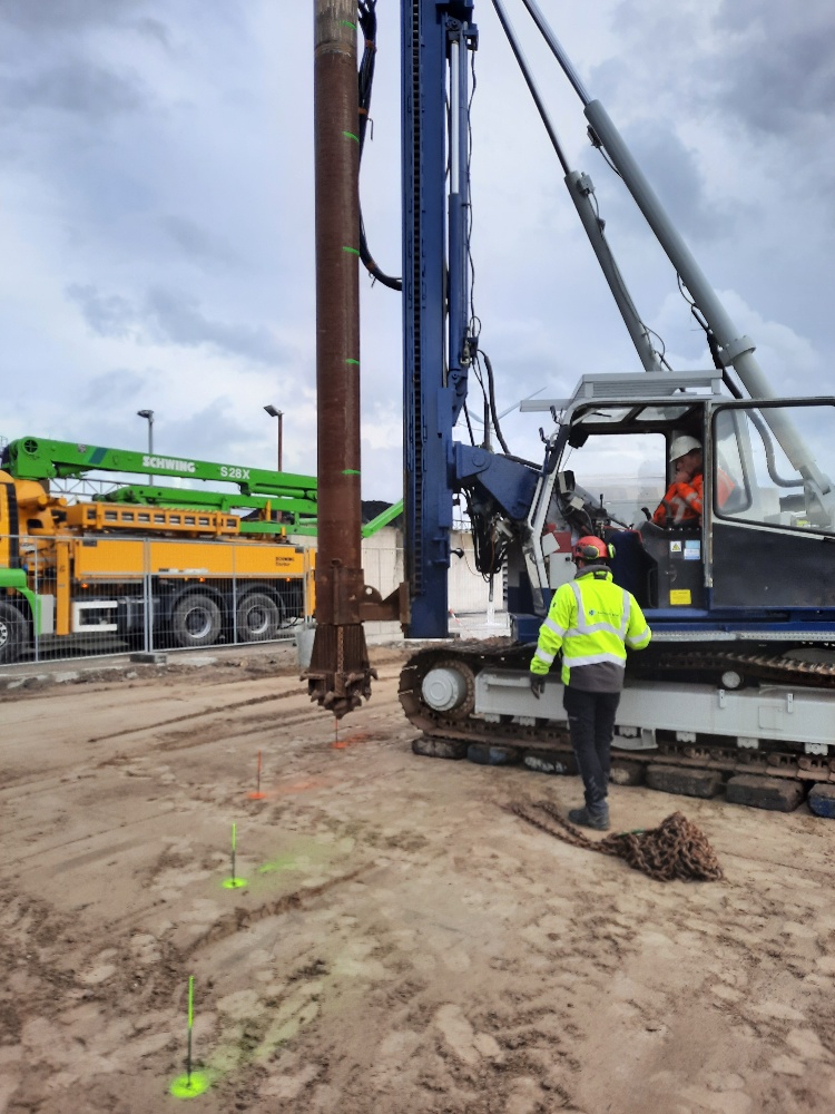 H4A Windenergie maakt een fundering voor een windmolen bij Windpark Wondelgem