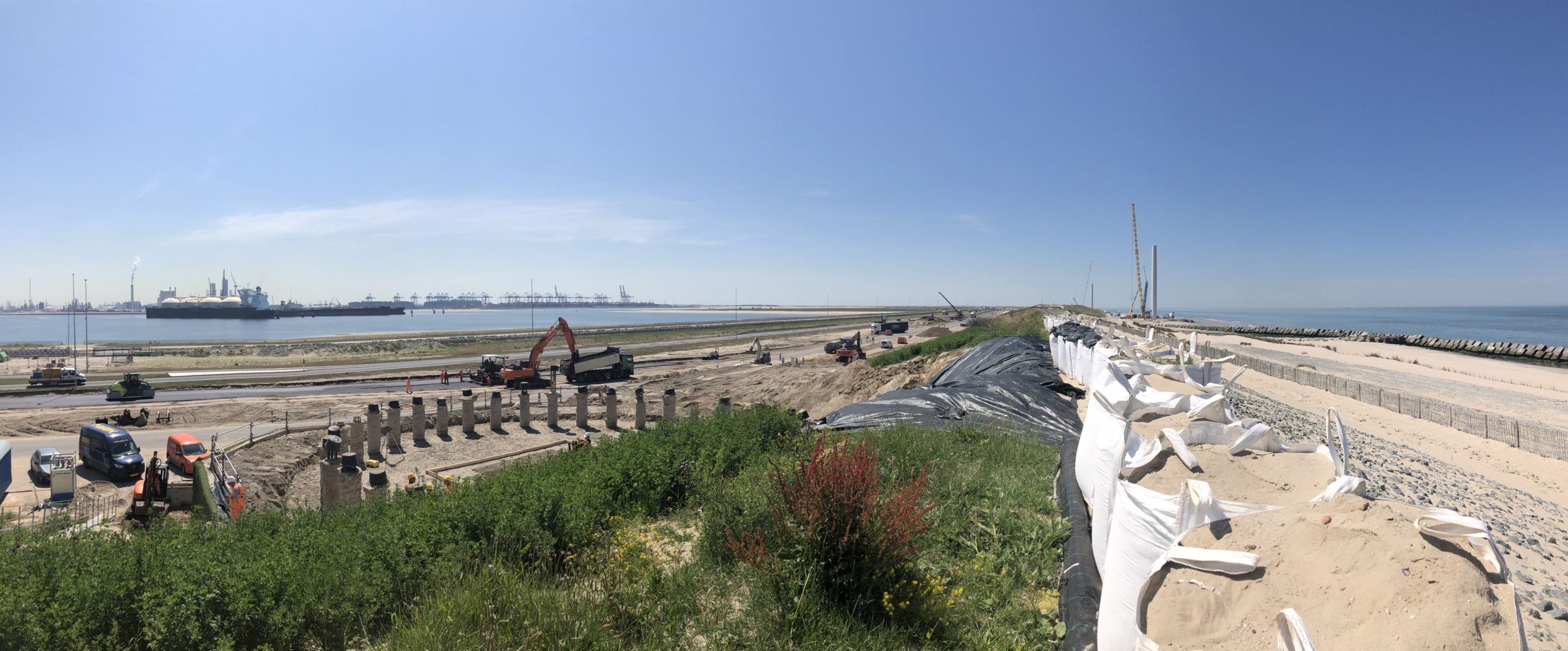 H4A Windenergie maakt een fundering voor een windmolen bij Windpark Maasvlakte 2