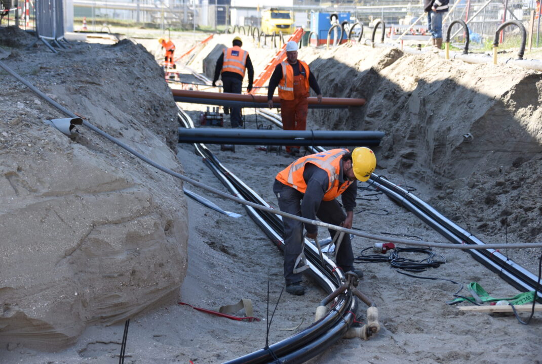 H4A Ondergrondse Netwerken legt voor Stedin kabelwerk aan in Vlissingen