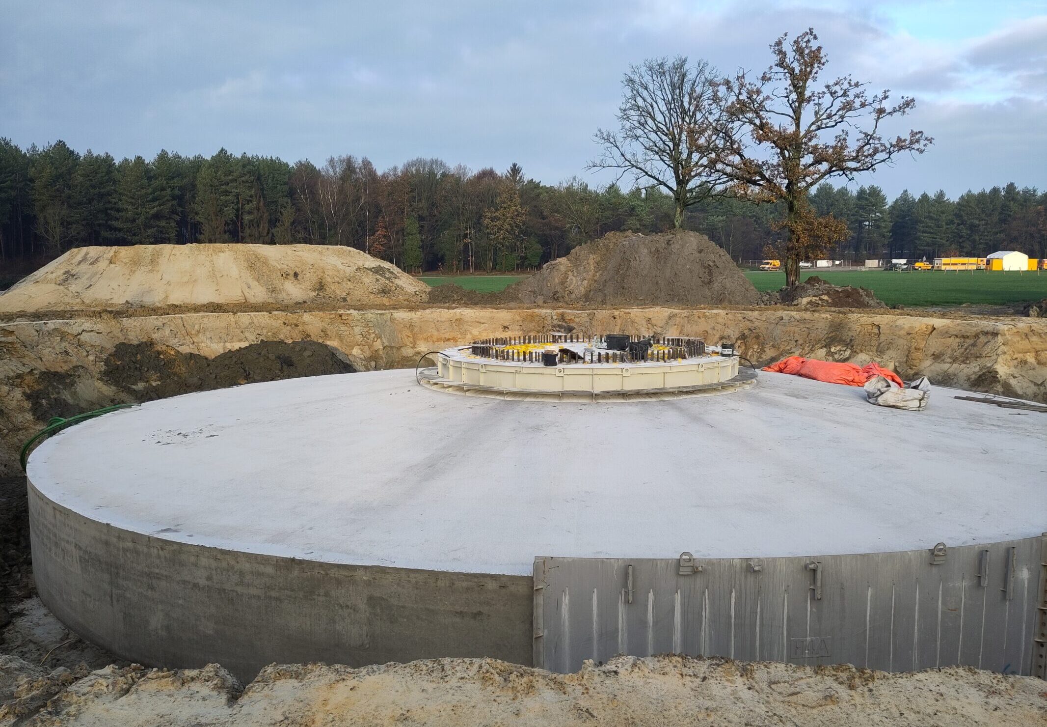 H4A Windenergie maakt een fundering voor een windmolen bij Windpark Lille