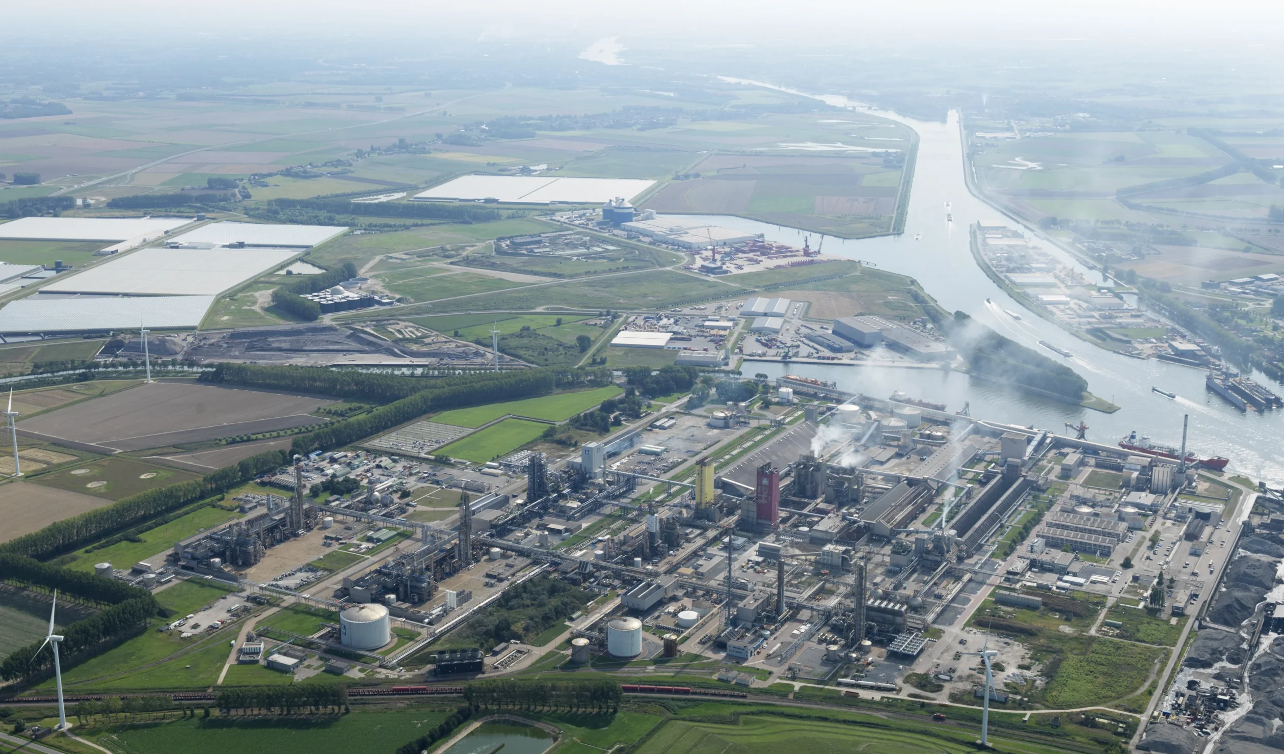 Luchtfoto van Yara in Sluiskil waar H4A Industrie Service