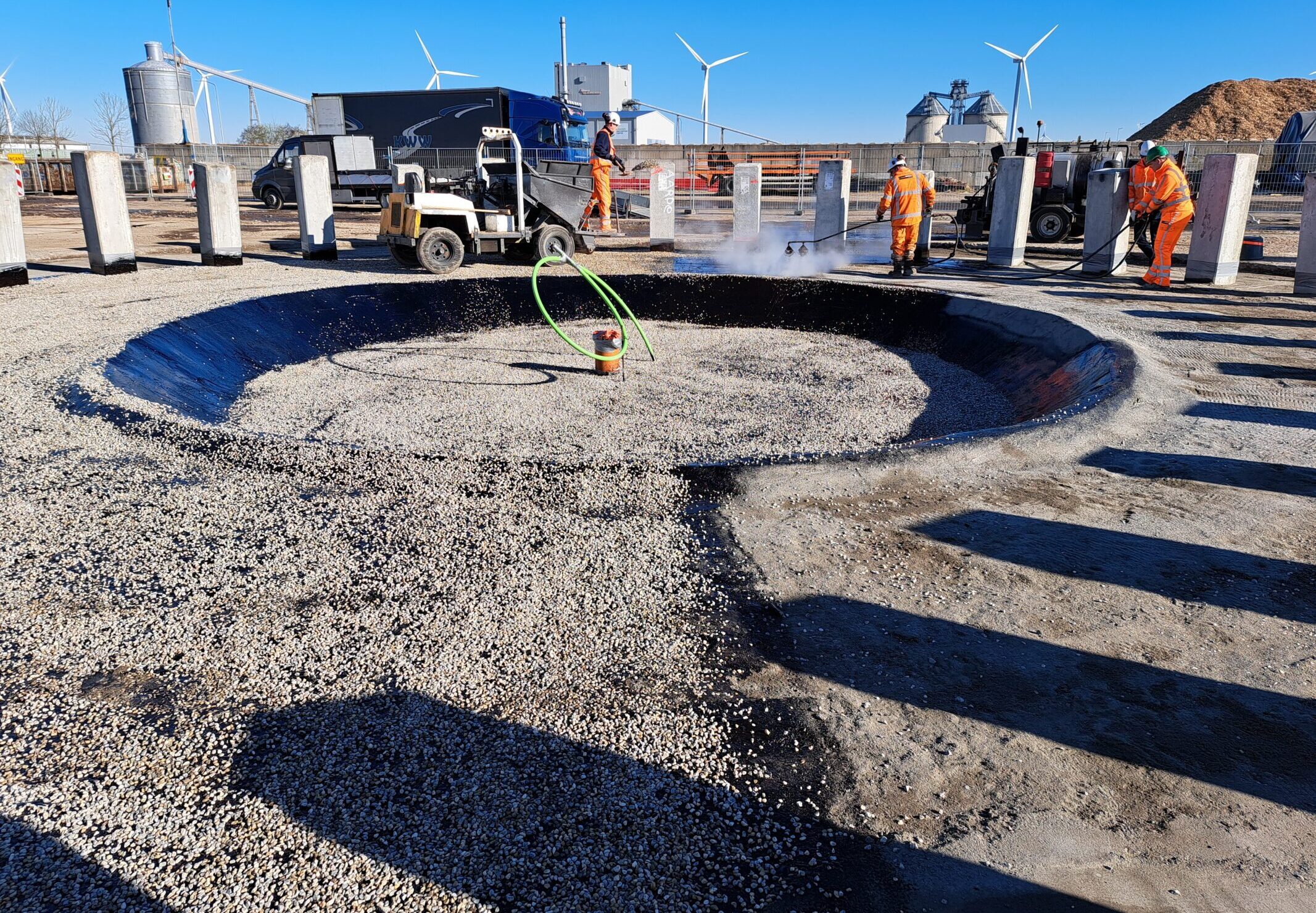 H4A Windenergie maakt een fundering voor een windmolen bij de windpark Borg Farmsum
