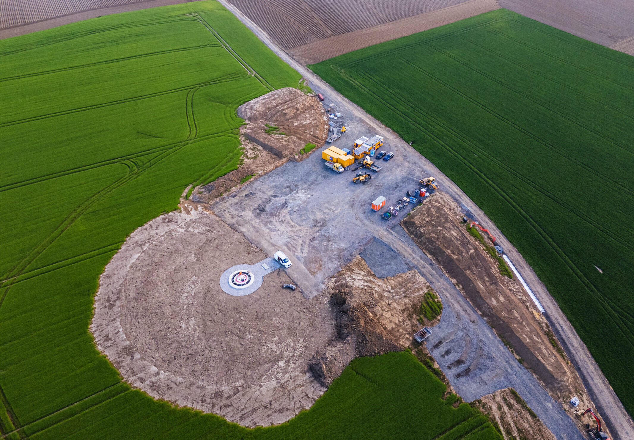 H4A Windenergie maakt een fundering voor een windmolen bij de windparken in Hannuit