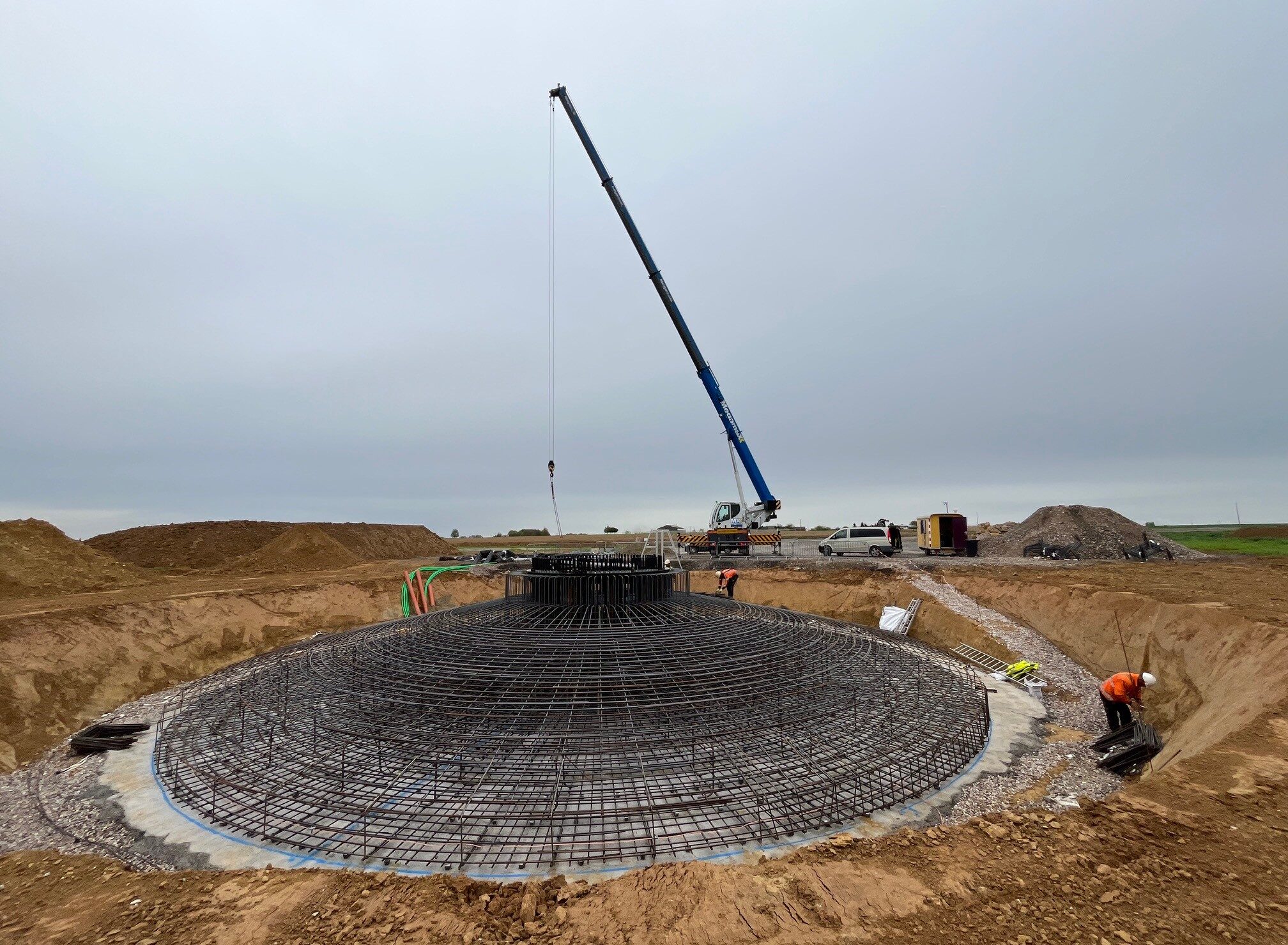 H4A Windenergie maakt een fundering voor een windmolen bij de windparken in Hannuit