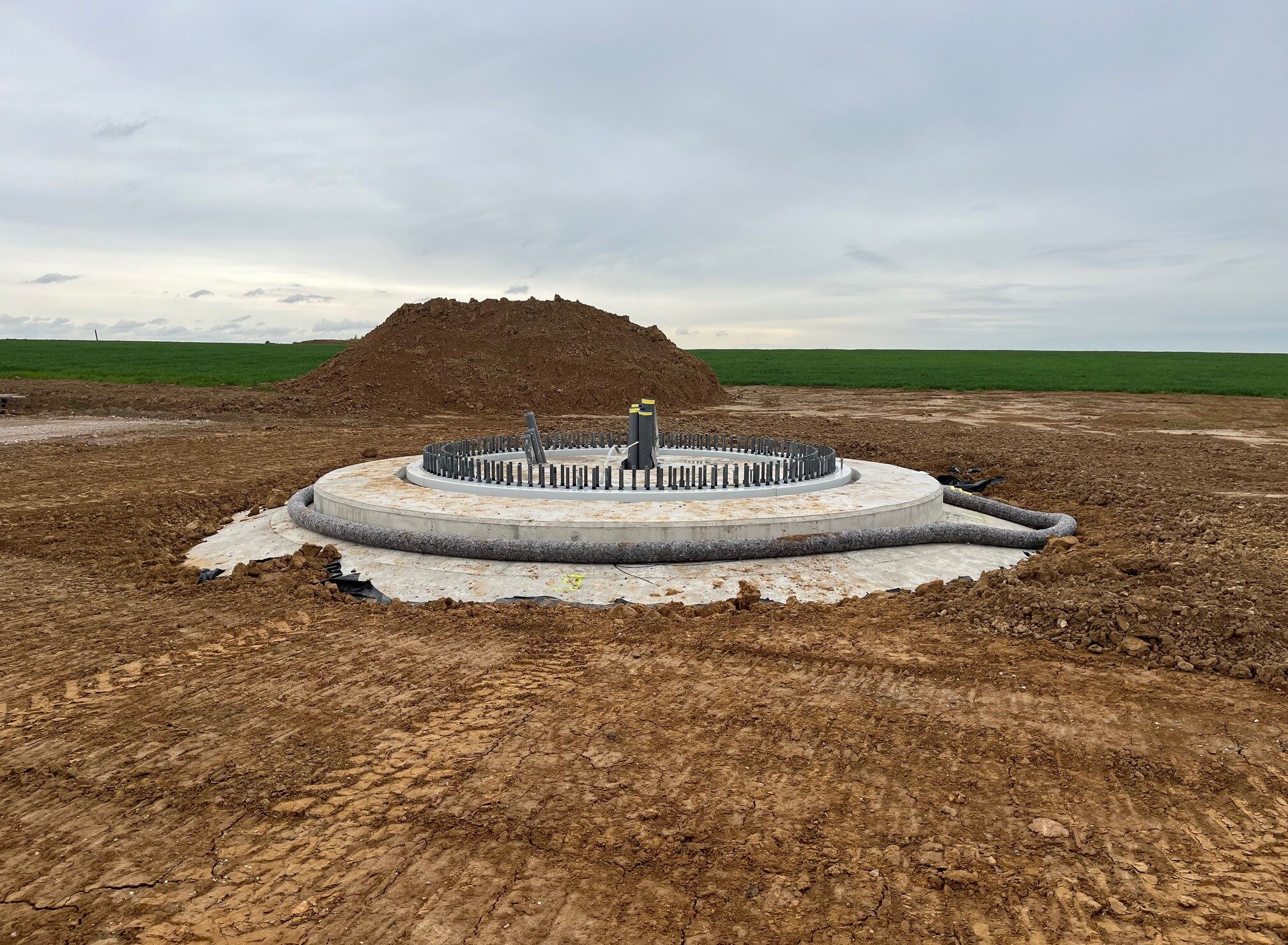 H4A Windenergie maakt een fundering voor een windmolen bij de windparken in Hannuit