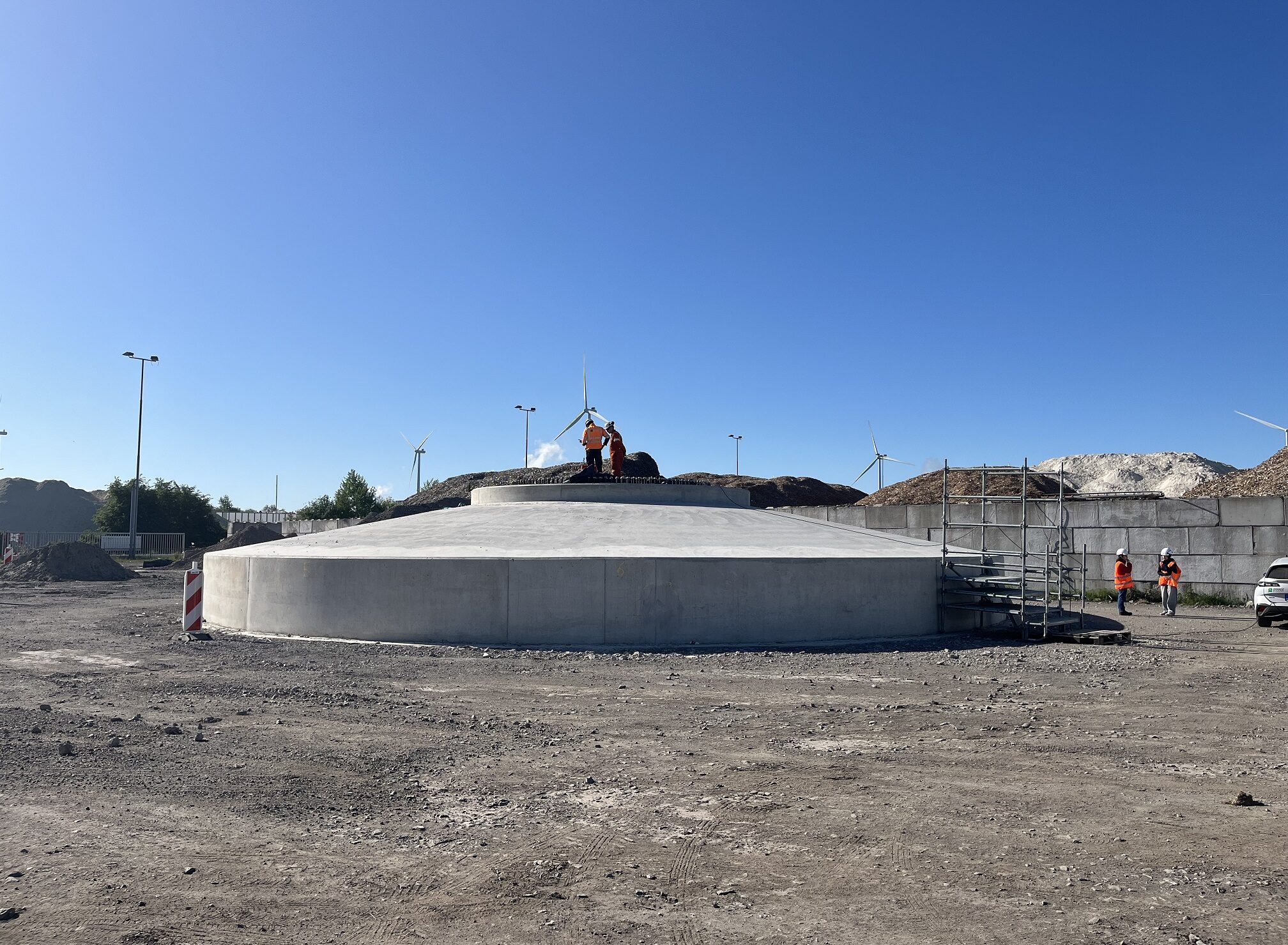 H4A Windenergie maakt een fundering voor een windmolen bij de windpark Borg Farmsum